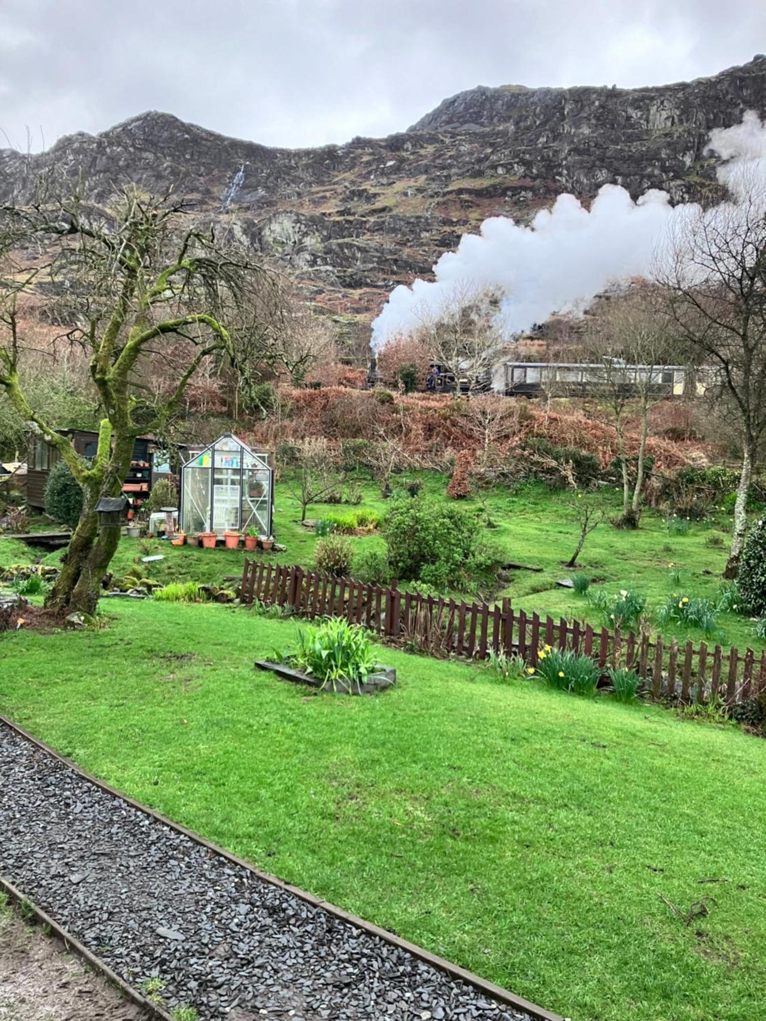 Bryn Elltyd Eco House Guest House Blaenau Ffestiniog Exterior photo
